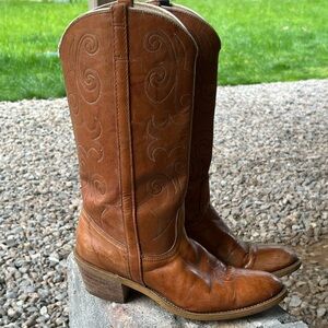 Vintage dingo, cowgirl boots